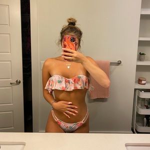 Strapless pink bikini